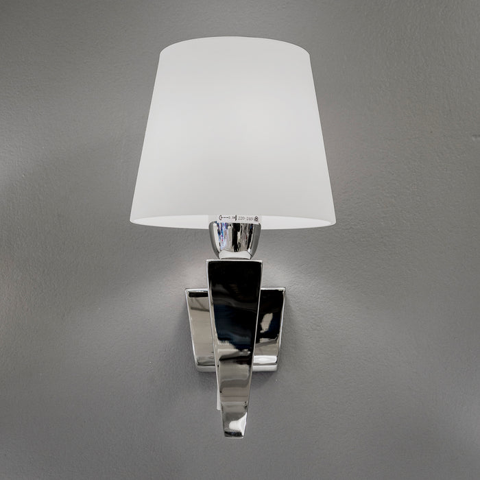 Lunara Flair Wall Light