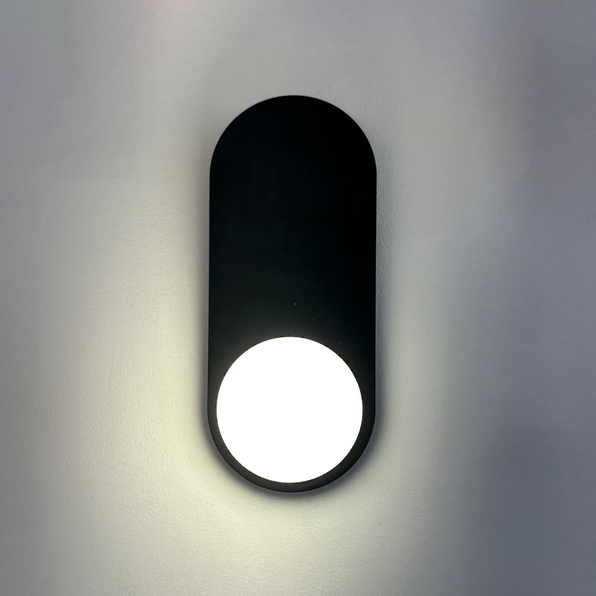 Lunara Theron Wall Light