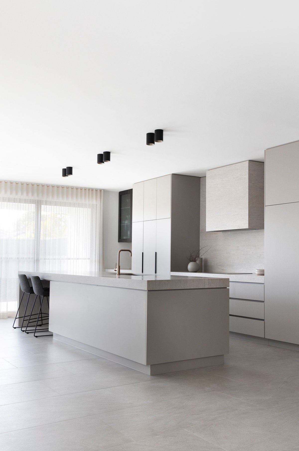 Round Kitchen Mixer Tap in Champagne | Meir