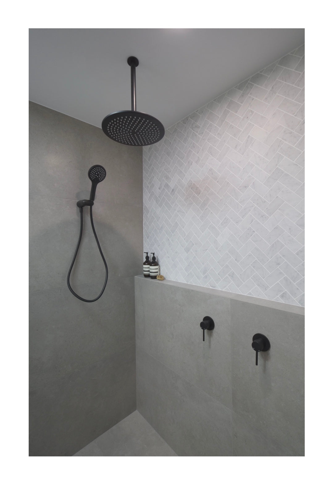 Round Shower Rose 300mm in Matte Black | Meir
