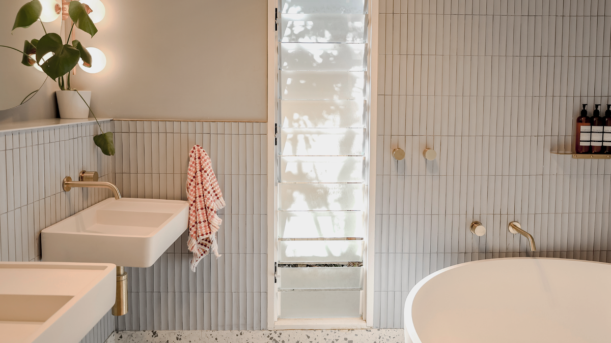 Nood Co Shelf 03 Concrete Basin in Ivory, installed in a finished bathroom (2)