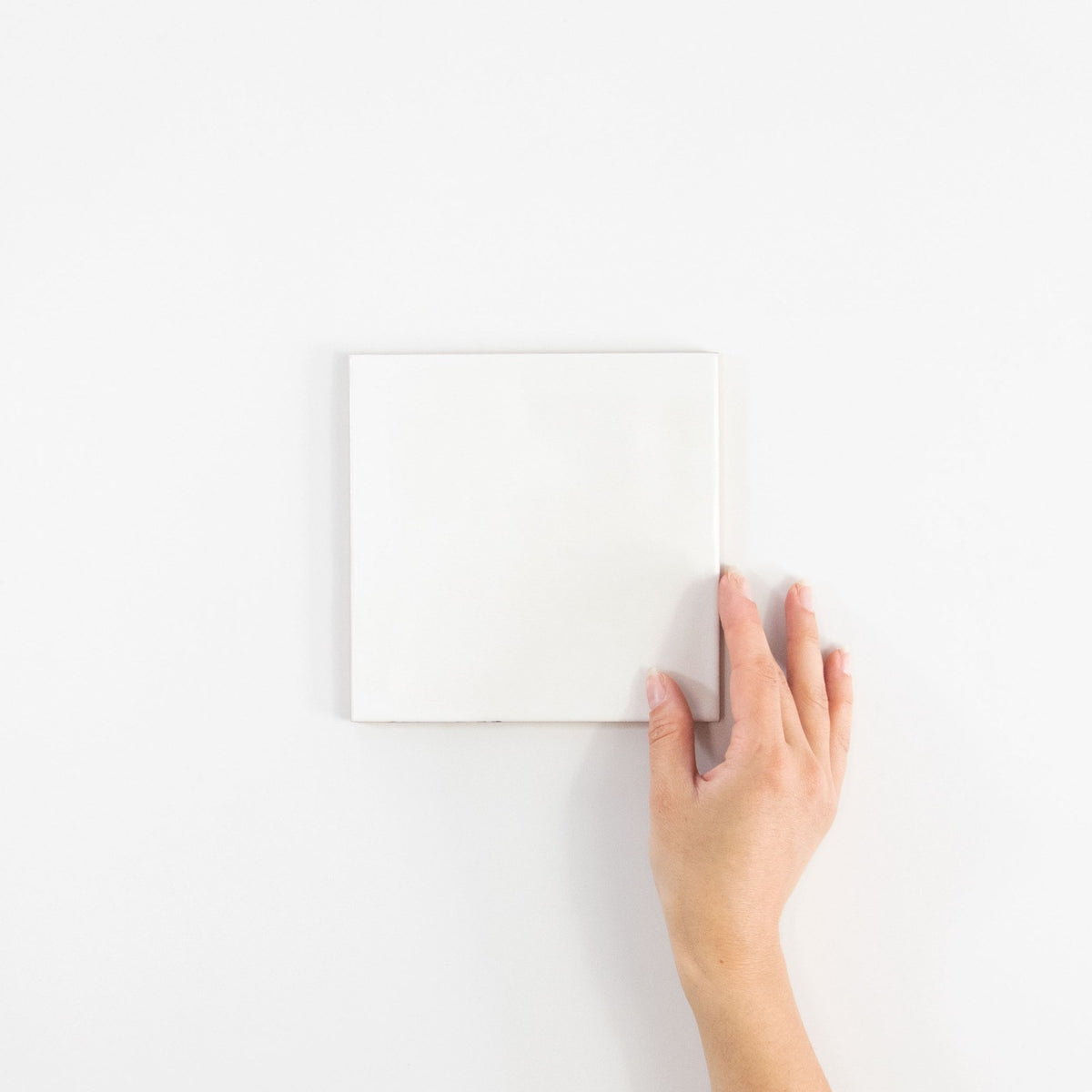 Gouache Nuage ceramic wall tile, 155 x 155 Satin in hand
