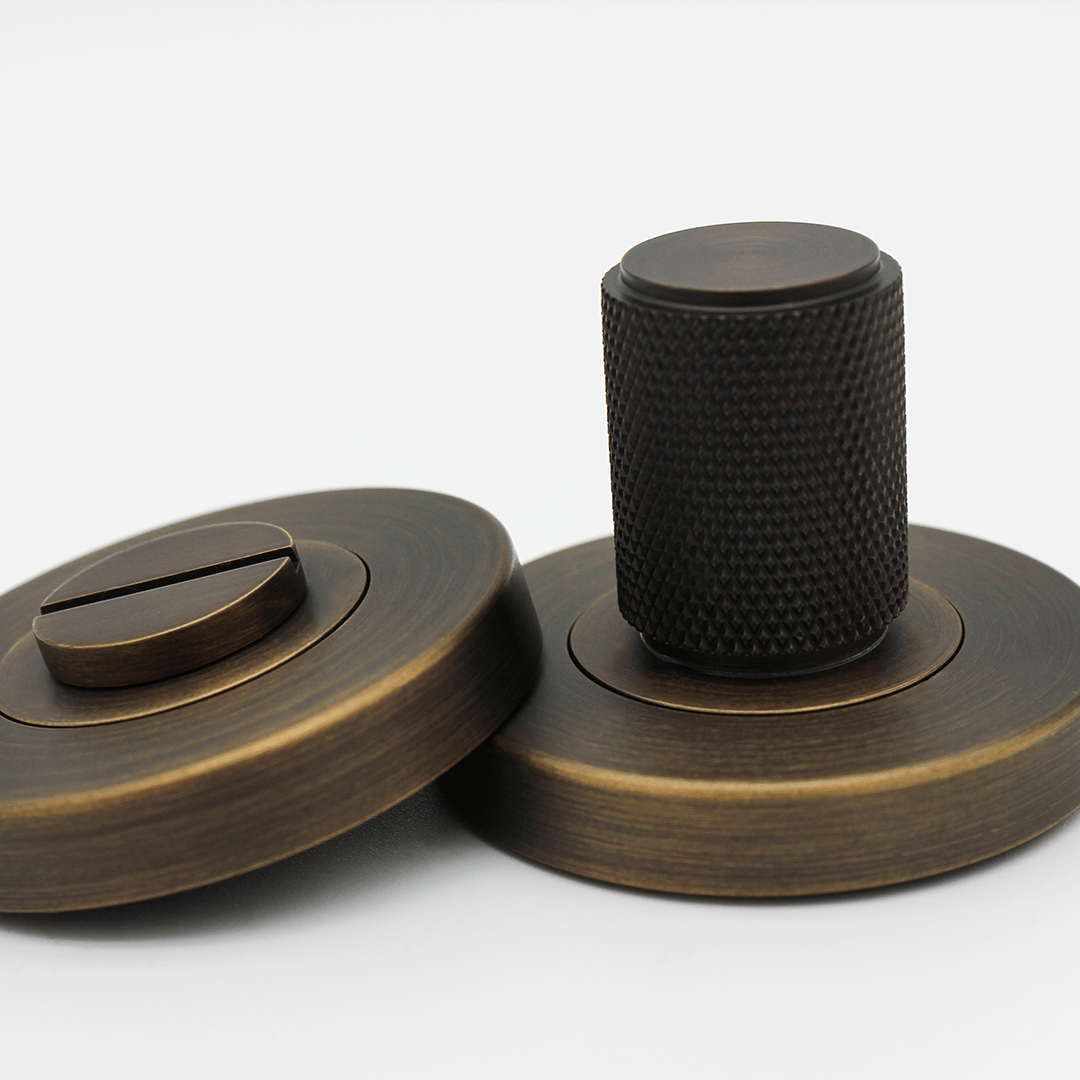 Knurled Privacy Turnsnib Lock in Aged Bronze | Zephra