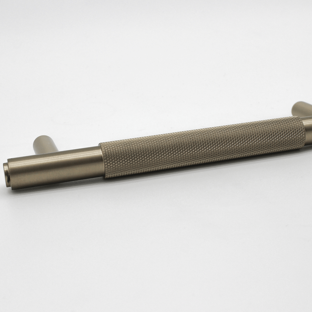 Knurled Cabinet Handle in Brushed Gold | Zephra