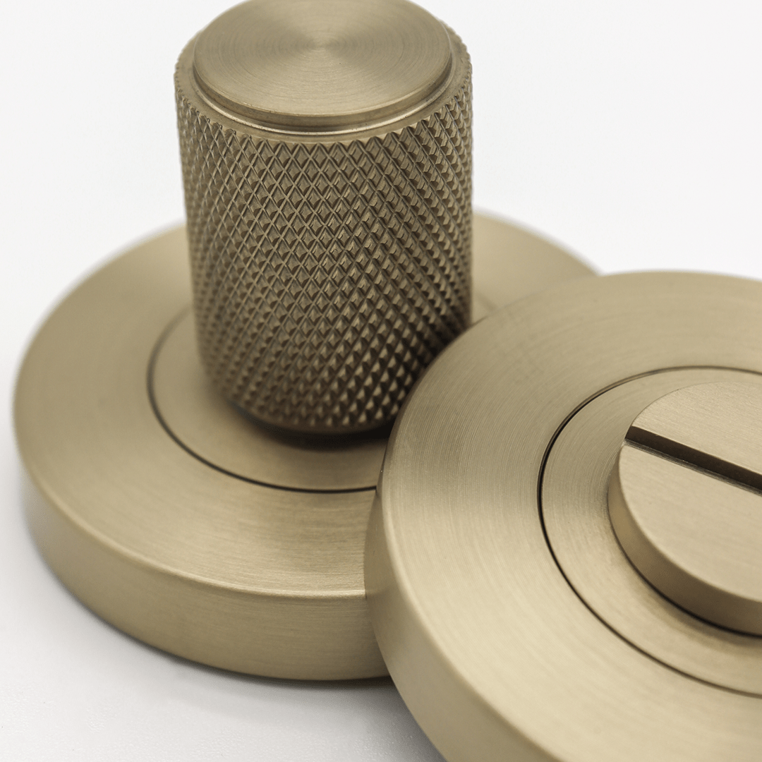 Knurled Privacy Turnsnib Lock in Brushed Gold | Zephra