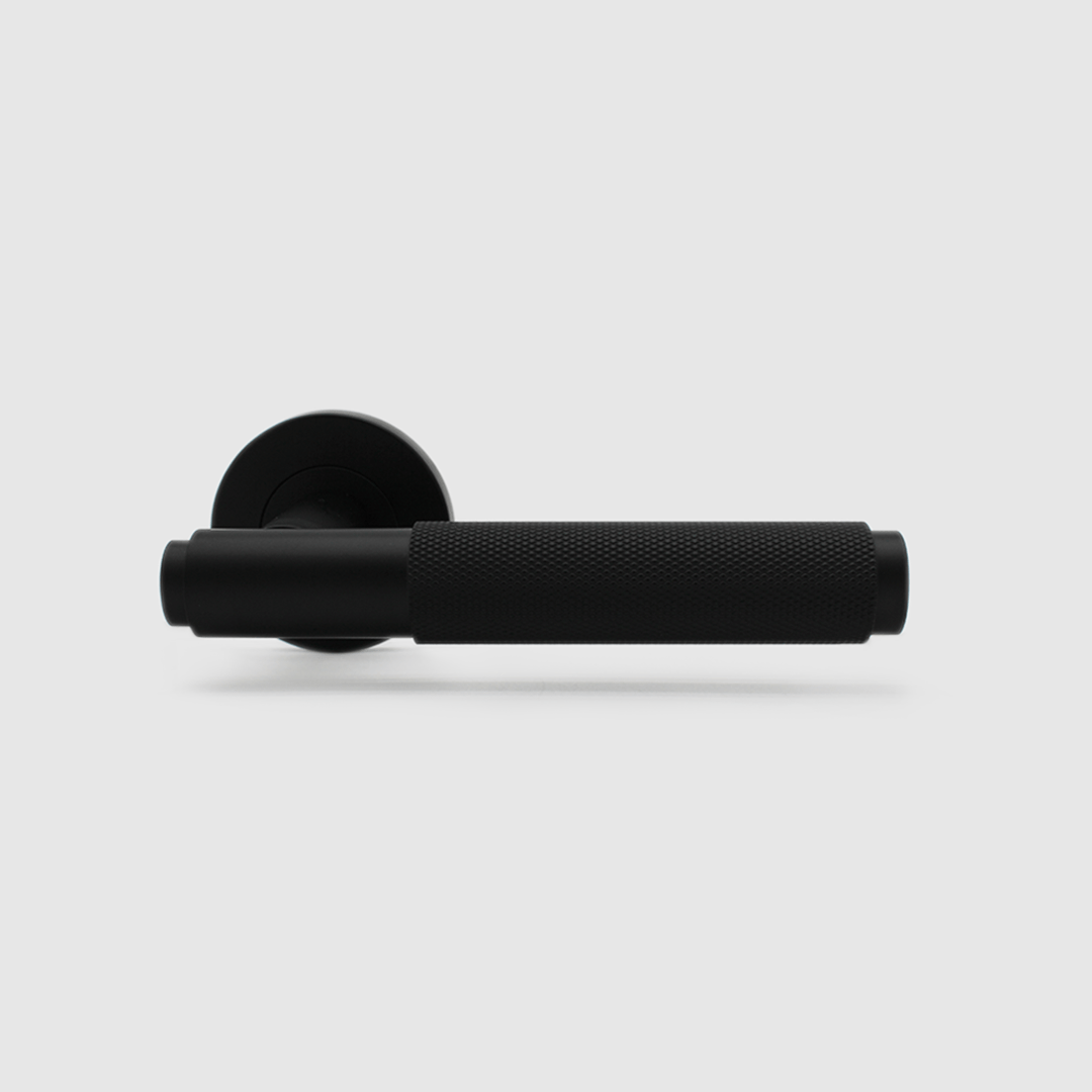 Knurled Door Handle in Matte Black | Zephra
