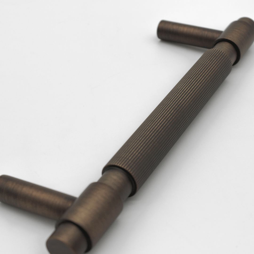 Linear Cabinet Handle in Aged Bronze | Zephra