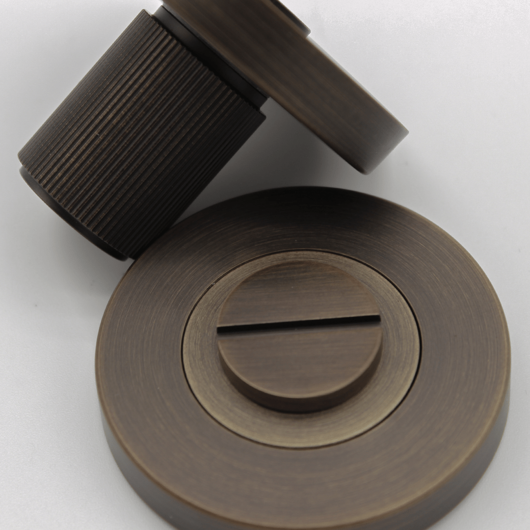 Linear Privacy Turnsnib Lock in Aged Bronze | Zephra