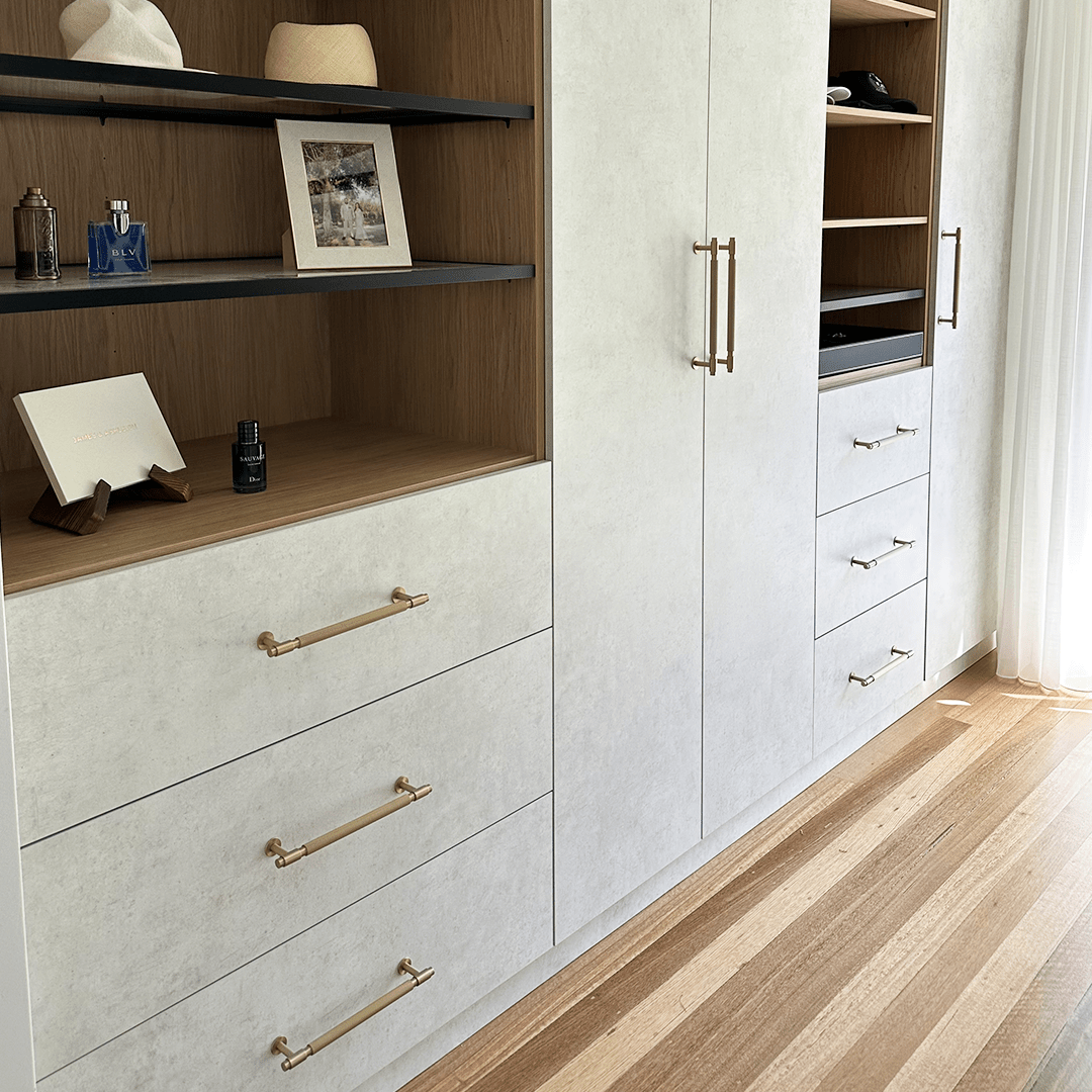 Linear Cabinet Handle in Brushed Gold | Zephra