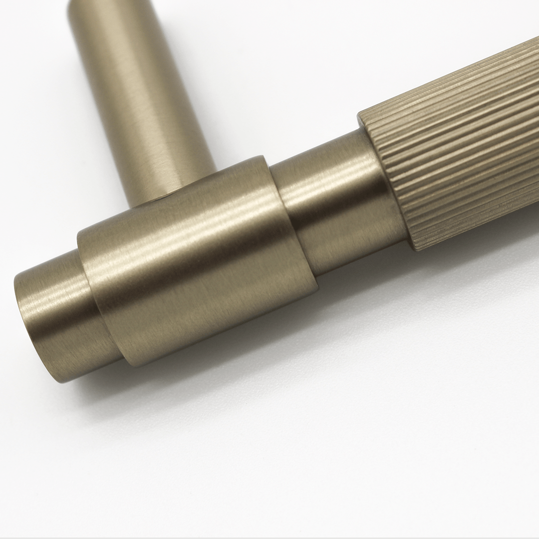 Linear Cabinet Handle in Brushed Gold | Zephra