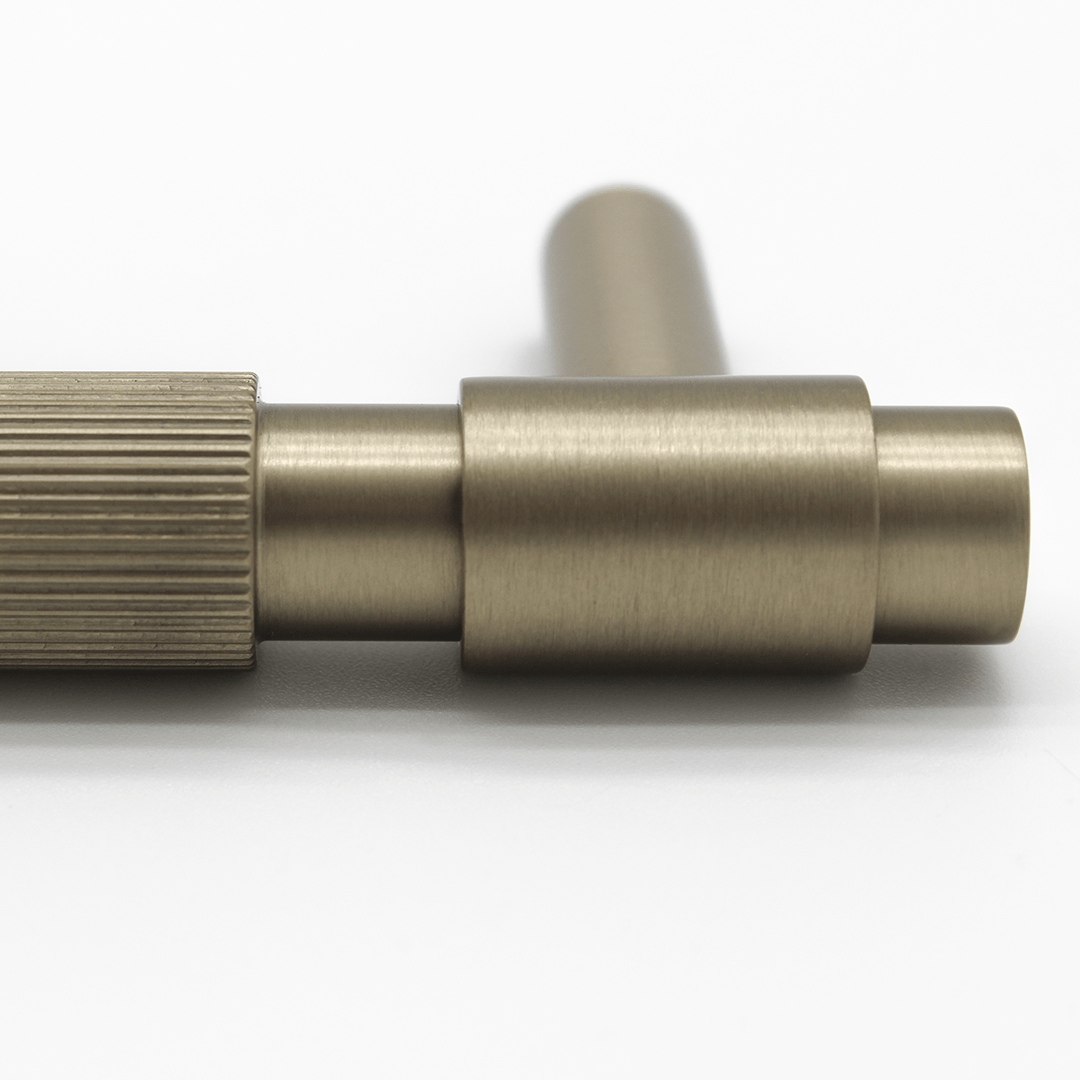 Linear Cabinet Handle in Brushed Gold | Zephra