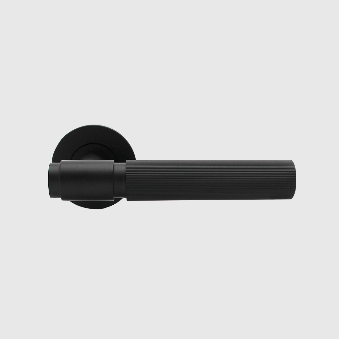 Linear Door Handle in Matte Black | Zephra