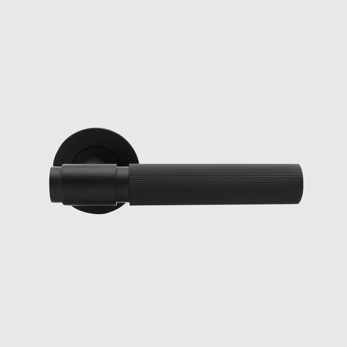 Linear Door Handle in Matte Black | Zephra #Finish_Matte Black