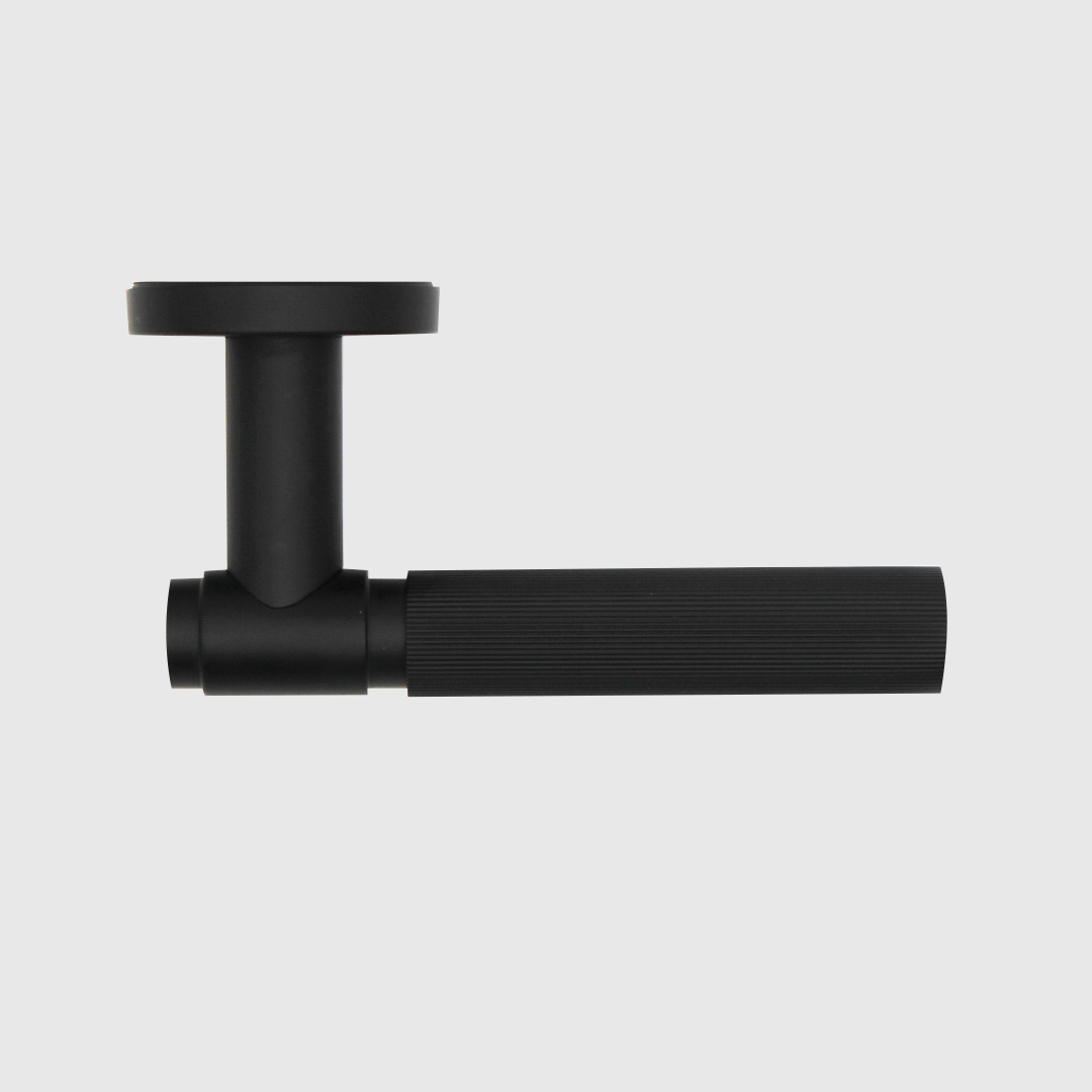 Linear Door Handle in Matte Black | Zephra