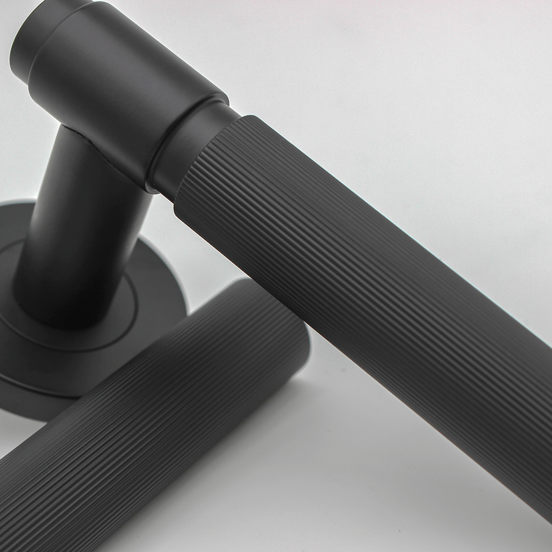 Linear Door Handle in Matte Black | Zephra
