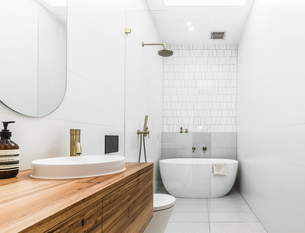 Round Shower Rose 200mm in Tiger Bronze | Meir