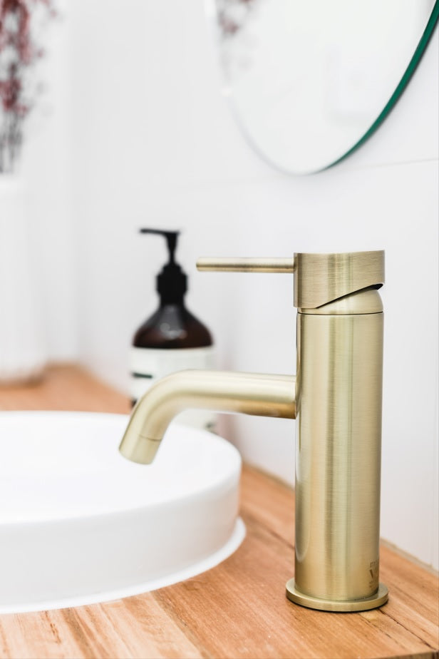 Round Basin Mixer Curved in Tiger Bronze | Meir #Colour_Tiger Bronze