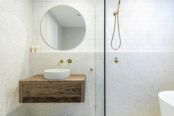 Round Shower on Swivel Bracket in Tiger Bronze | Meir #Colour_Tiger Bronze