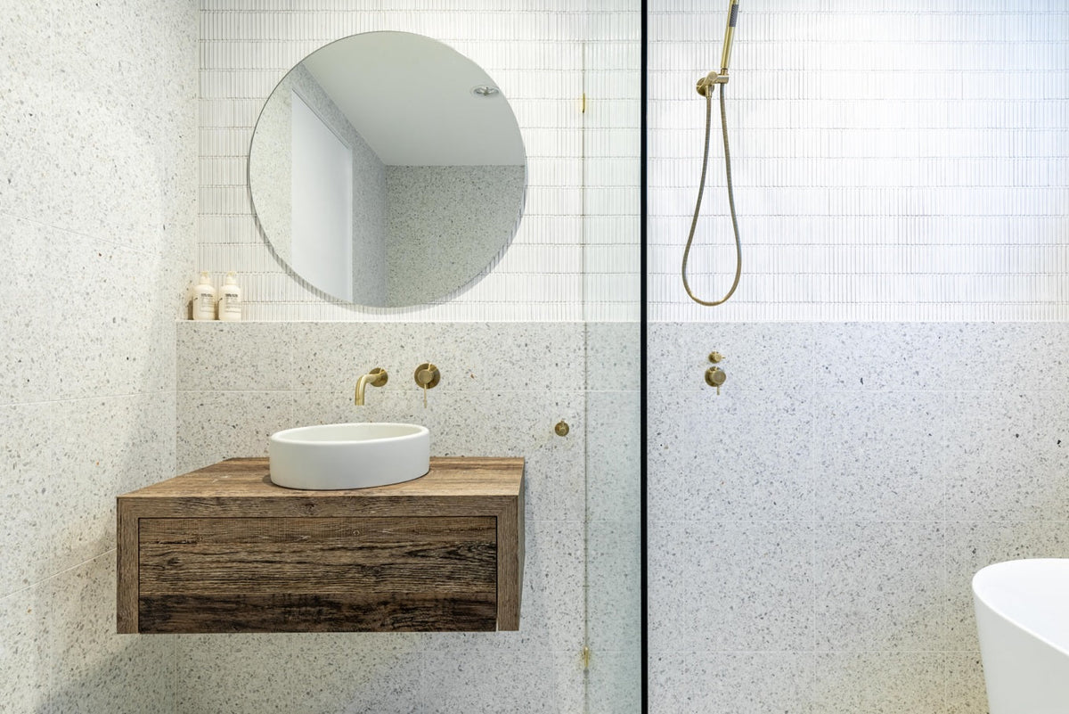 Round Shower on Swivel Bracket in Tiger Bronze | Meir