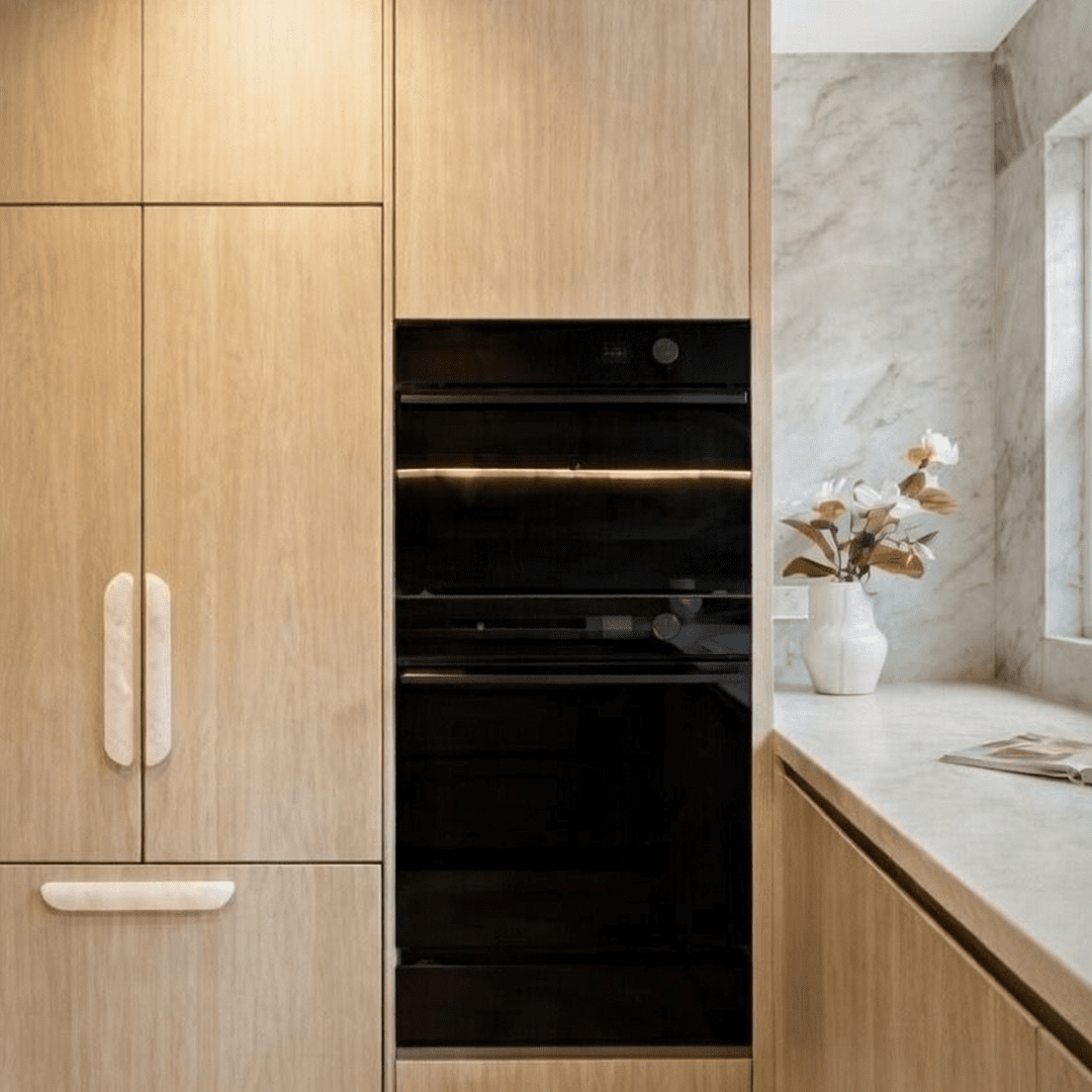Stone Cabinet Pull in White Onyx | Zephra