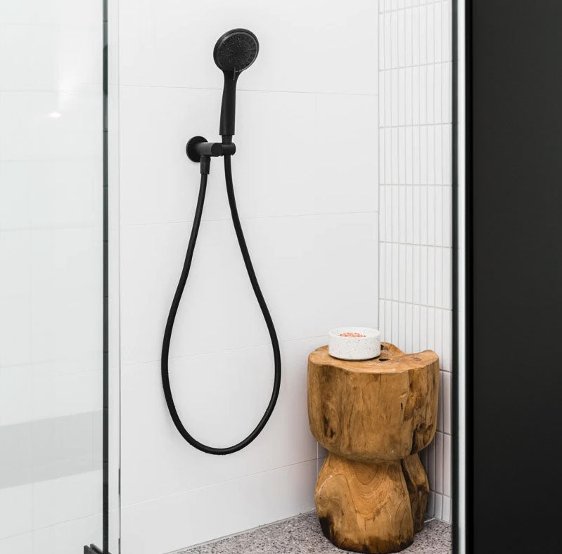 Round Shower on Swivel Bracket | Meir