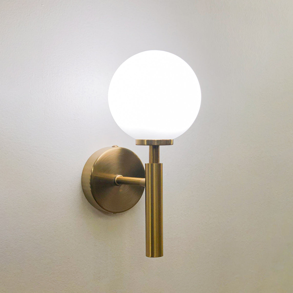 Lunara Harmony Wall Light in Brass Gold