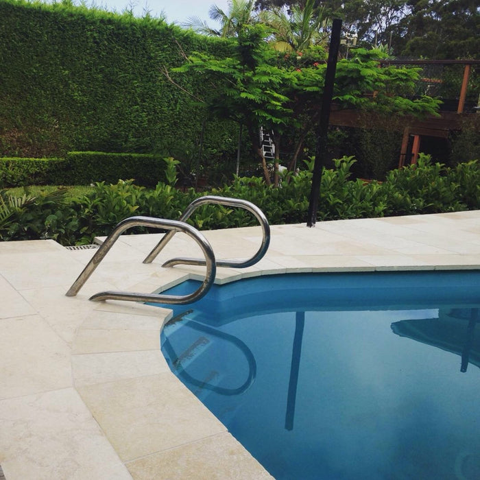 Crema Novelda Sandblasted & Tumbled Limestone French Pattern