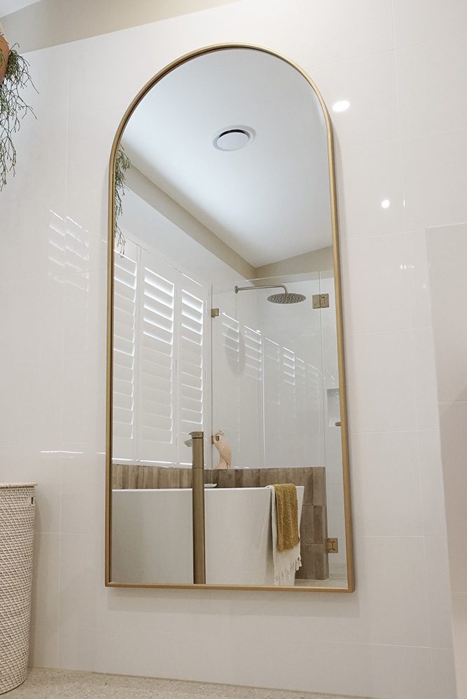 Brighton White Ceramic Wall Tile 300x600mm – Gloss & Matt finish