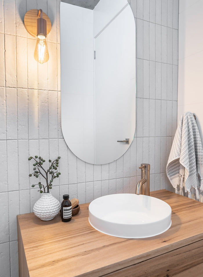 Round Basin Mixer Curved in Champagne | Meir #Colour_Champagne