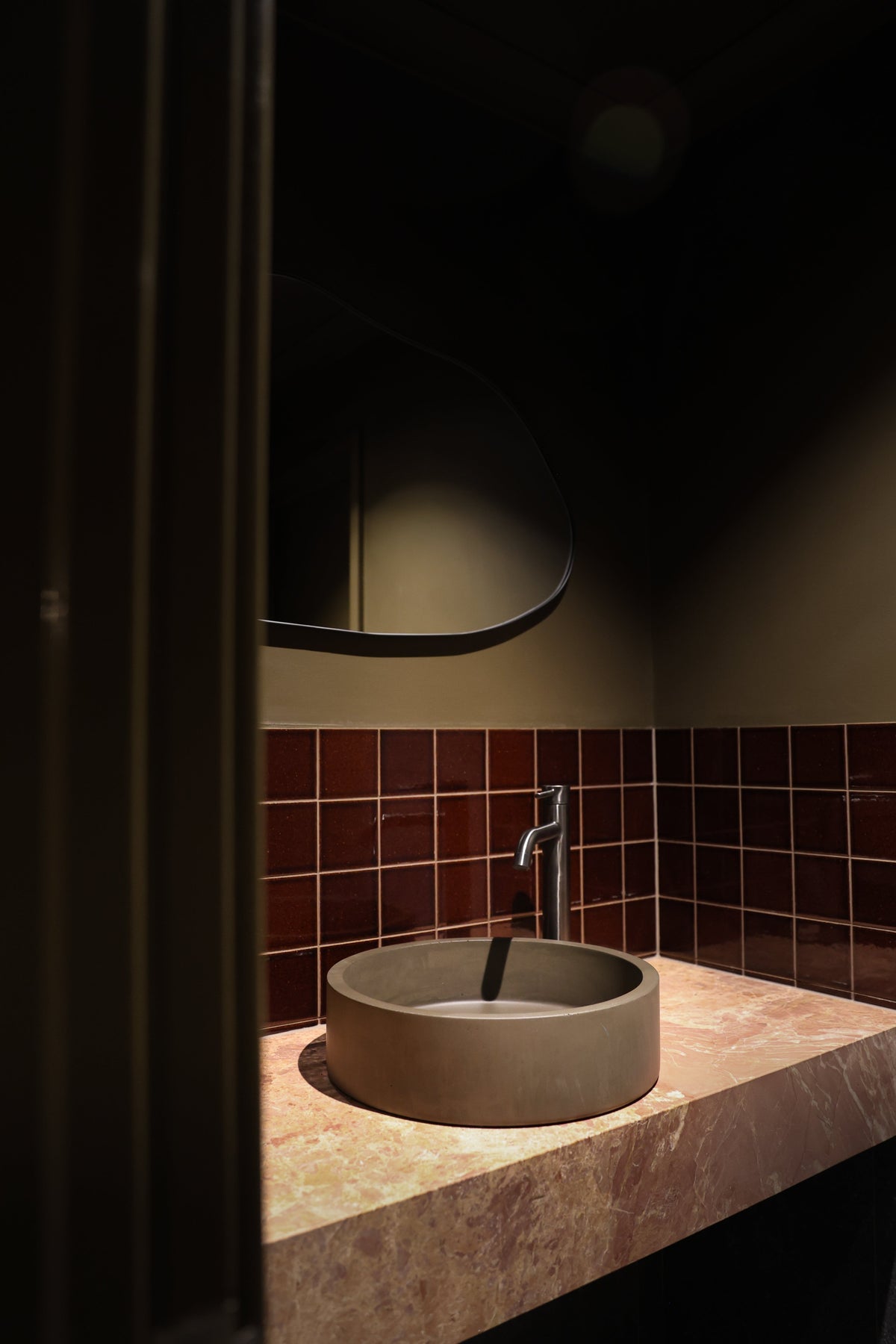 Nood Co Hoop Concrete Basin installed in a finished bathroom (2)
