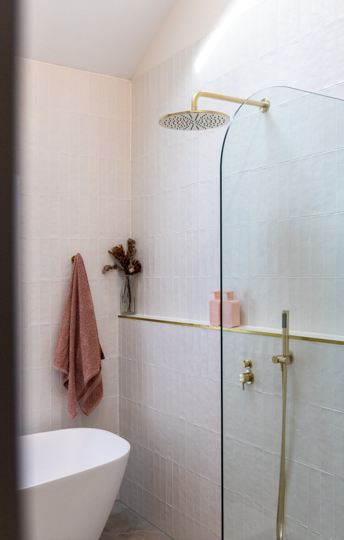 Round Shower Rose 300mm in Tiger Bronze | Meir