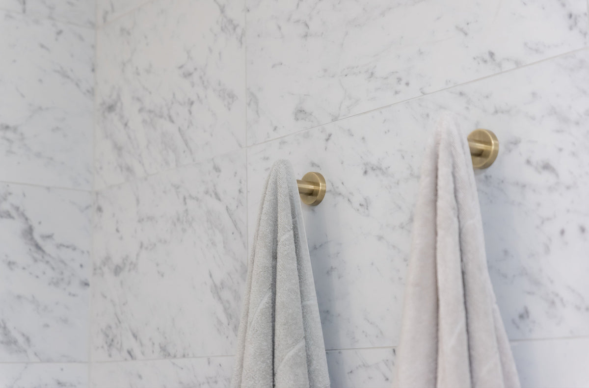 Round Robe Hook in Tiger Bronze | Meir