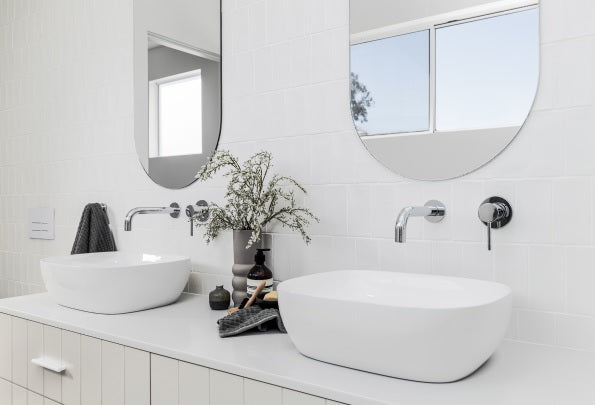 Universal Round Curved Spout in Polished Chrome | Meir