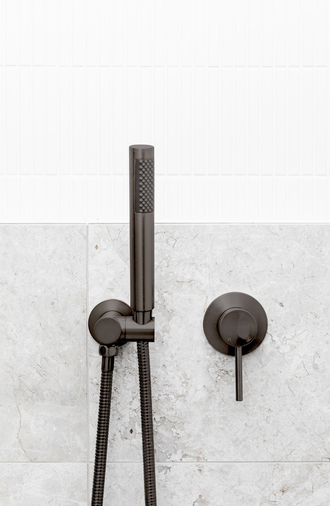 Round Shower on Swivel Bracket in Shadow | Meir