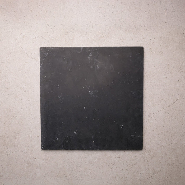 Nero Marquina Tumbled Stone 305 x 305 mm in Black
