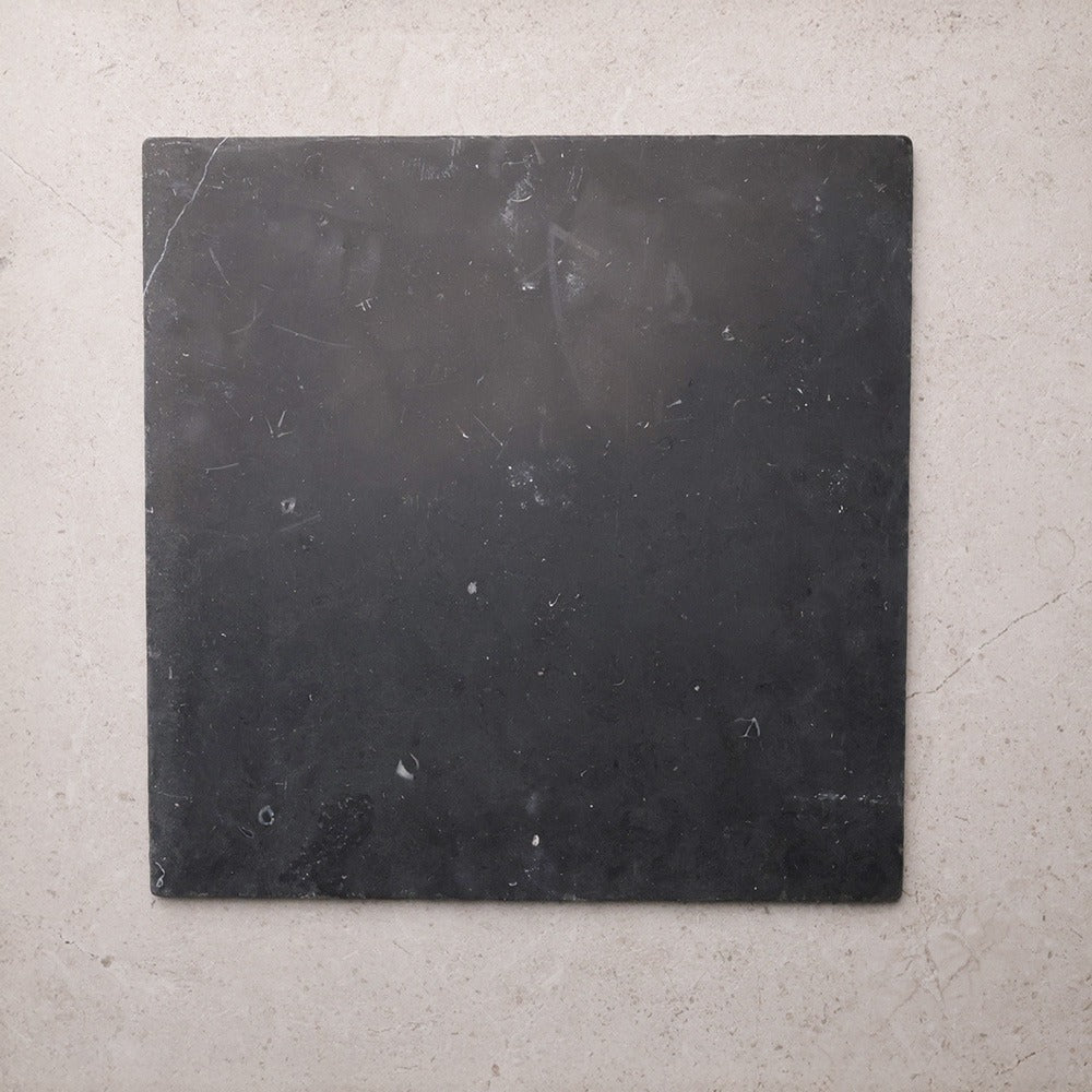 Nero Marquina Tumbled Stone 305 x 305 mm in Black
