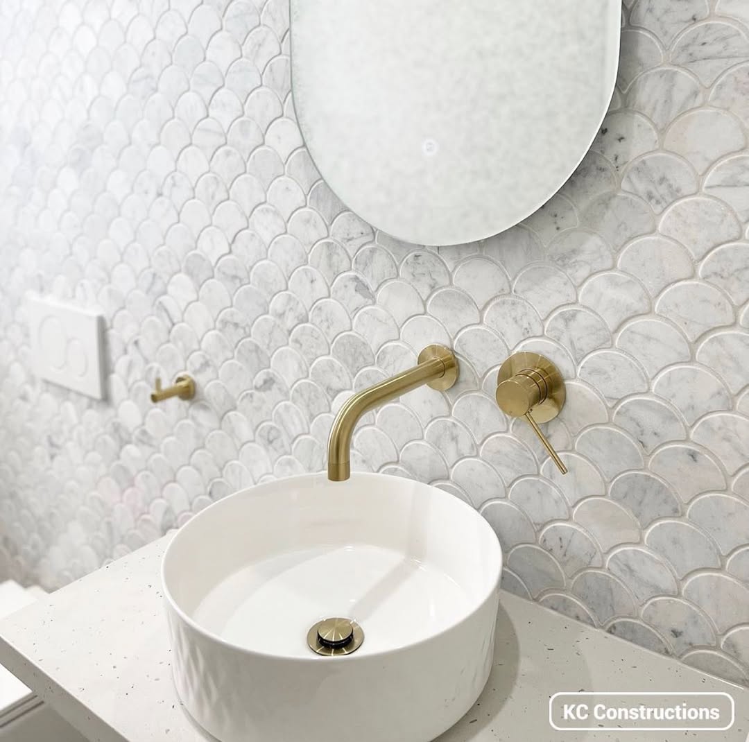 Carrara Fish Scale Marble Mosaic | Tumbled & Honed Natural Stone