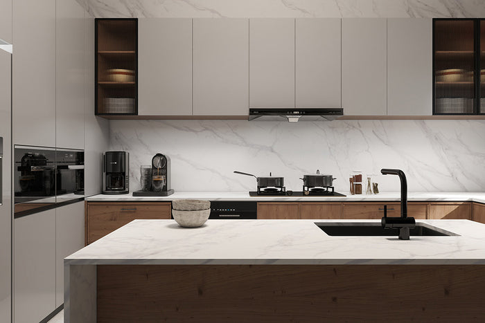 Statuario Venatino Full Body Porcelain MegaSlab in white, Honed finish