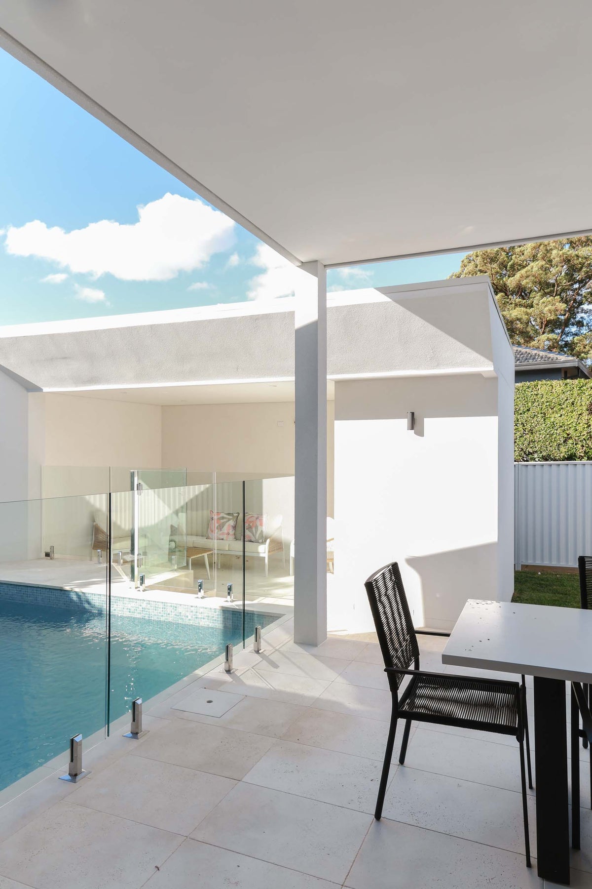 Crema Sienna Limestone Natural Stone Tile in Crema Siena, Tumbled & Sandblasted finish