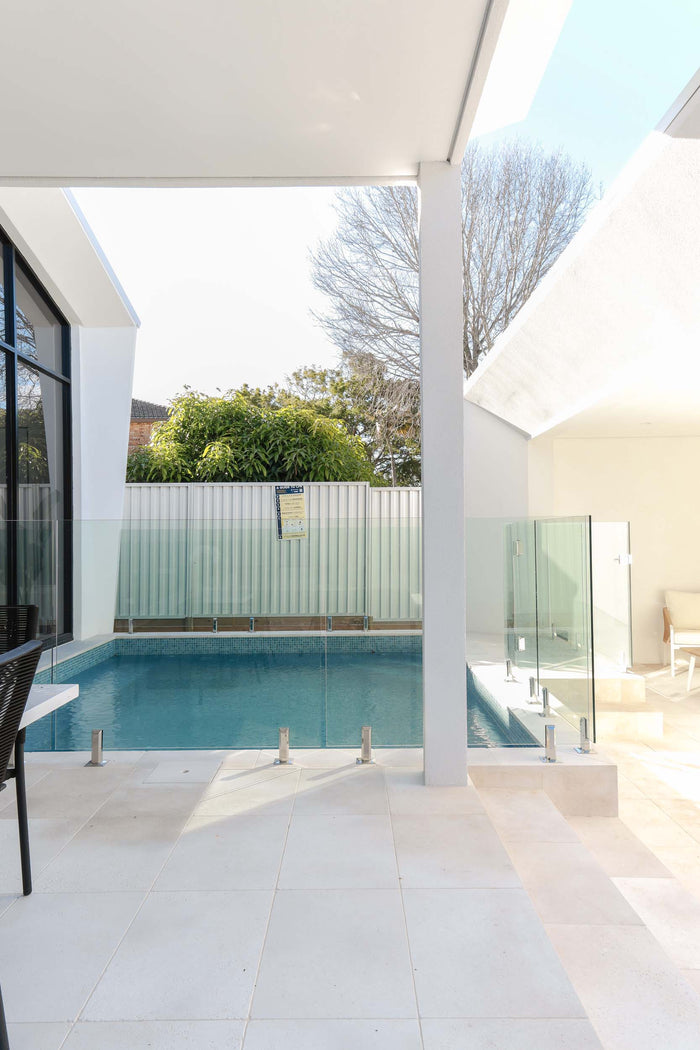 Crema Sienna Limestone Natural Stone Tile in Crema Siena, Tumbled & Sandblasted finish