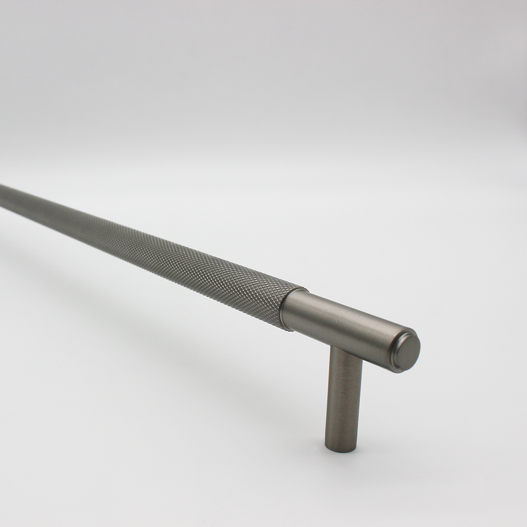 Knurled Cabinet Pull in Brushed Nickel | Zephra