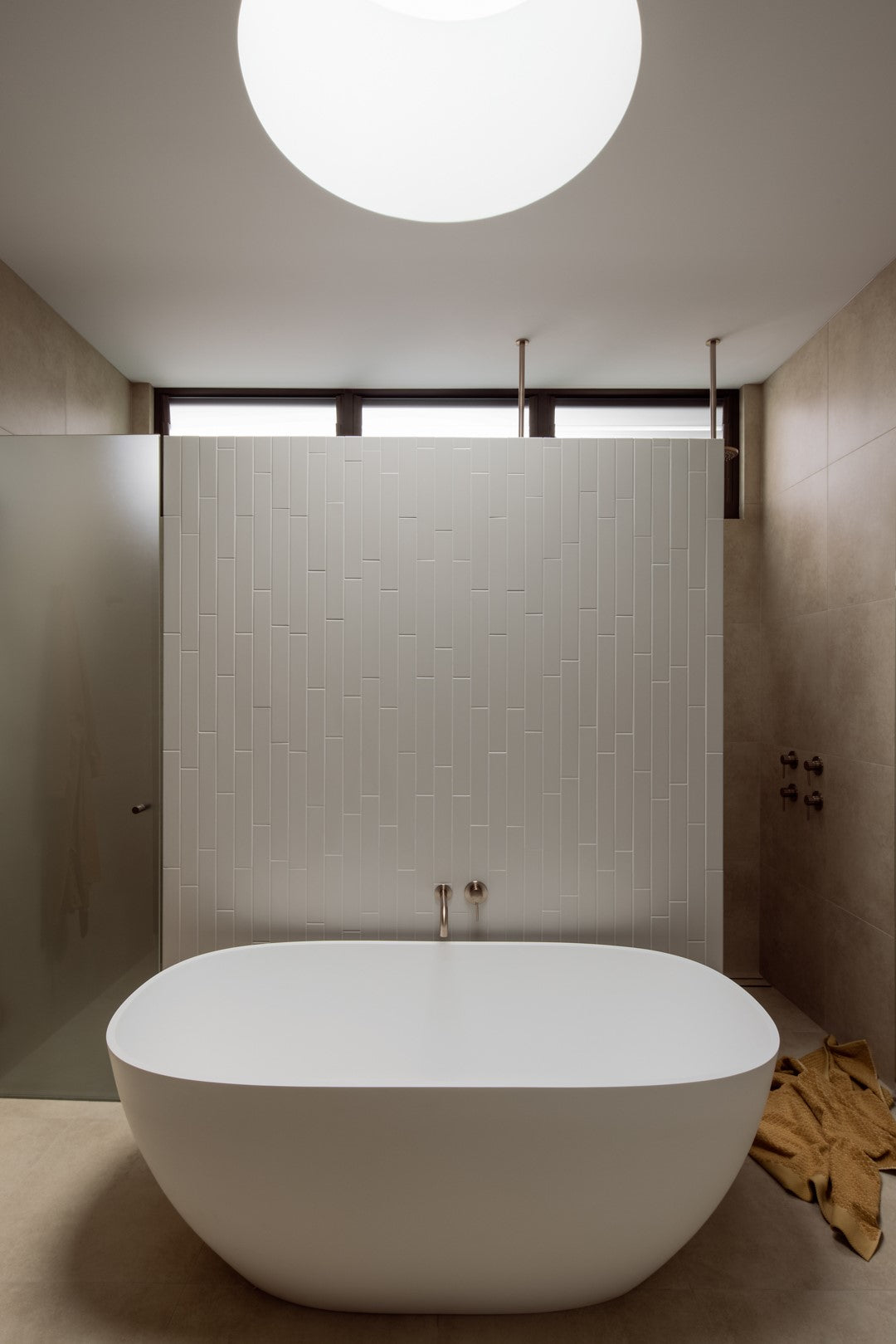 Universal Round Curved Spout in Champagne | Meir