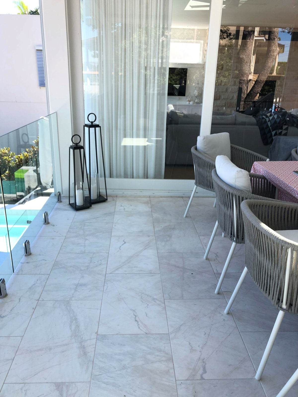 Glacier Anti-Slip Marble Tile – Sandblasted finish