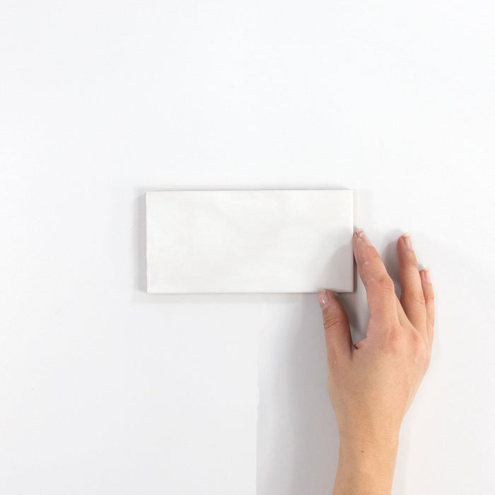 Gouache Nuage ceramic wall tile, 75 x 155 in hand #Colour_Nuage