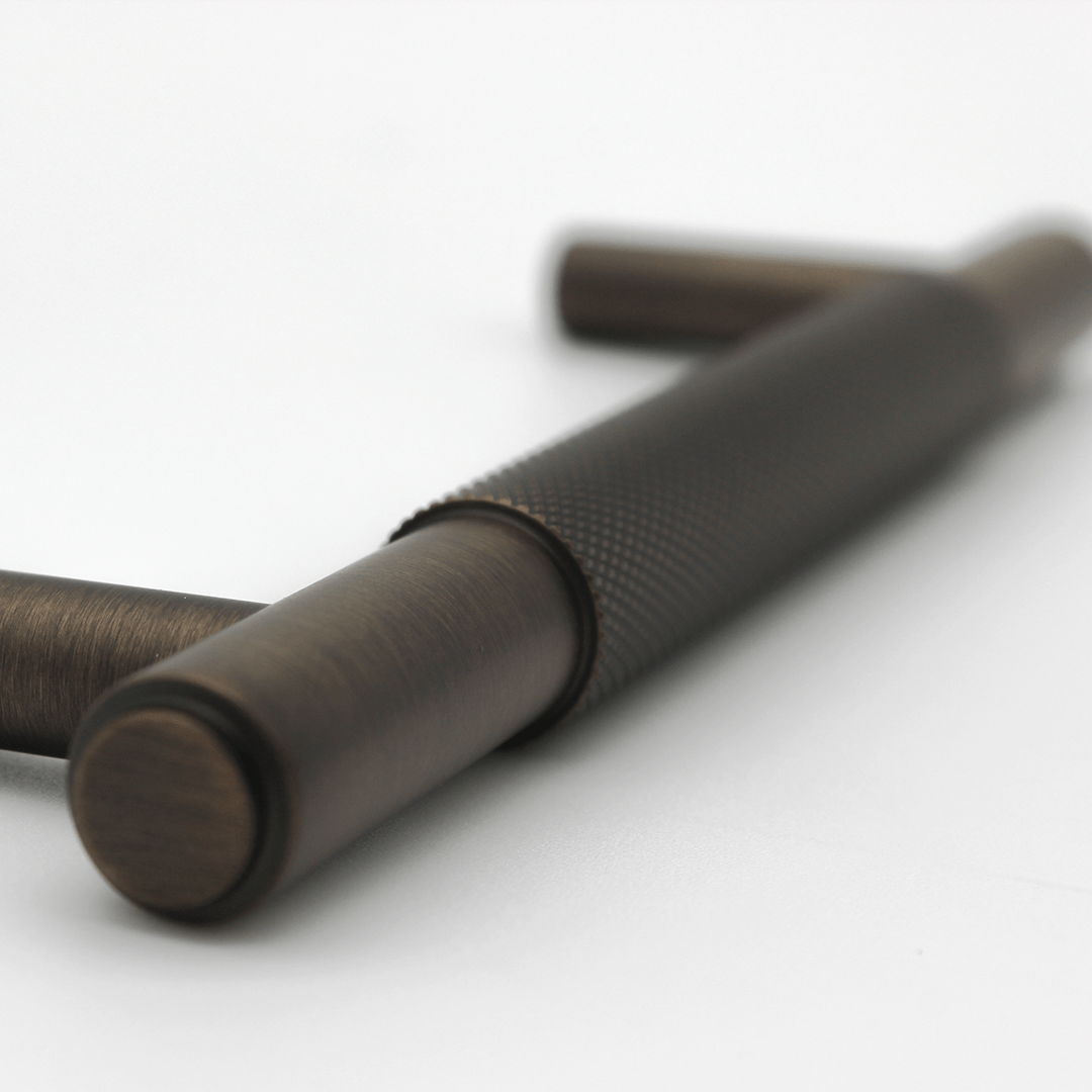 Knurled Cabinet Handle in Aged Bronze | Zephra