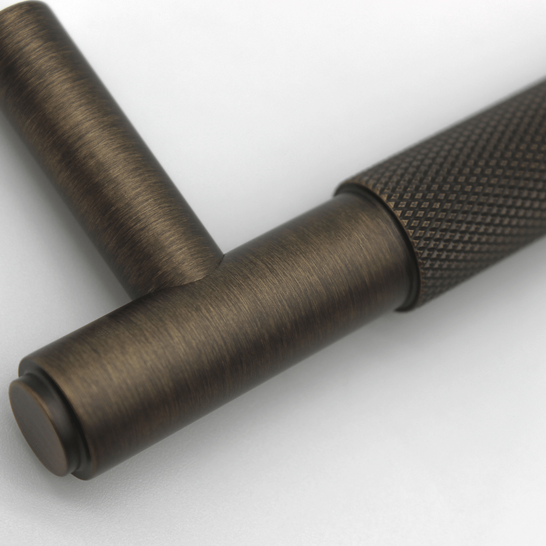 Knurled Cabinet Pull in Aged Bronze | Zephra