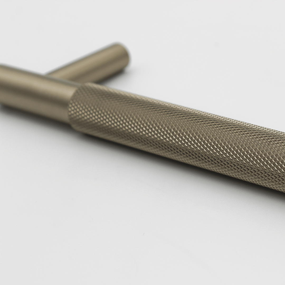 Knurled Cabinet Handle in Brushed Gold | Zephra