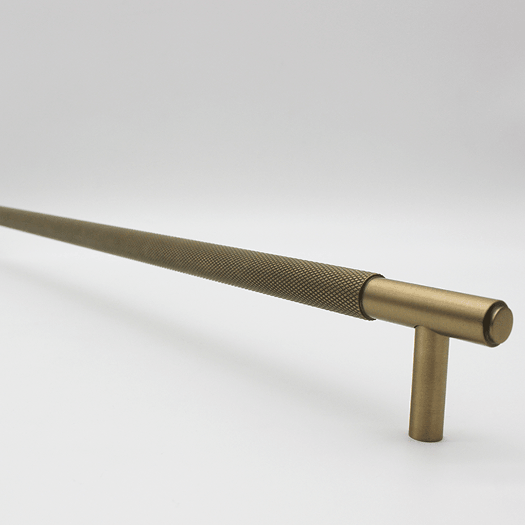 Knurled Cabinet Pull in Brushed Gold | Zephra