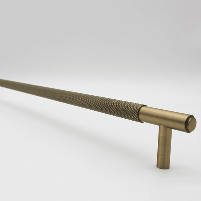Knurled Cabinet Pull in Brushed Gold | Zephra #Finish_Brushed Gold