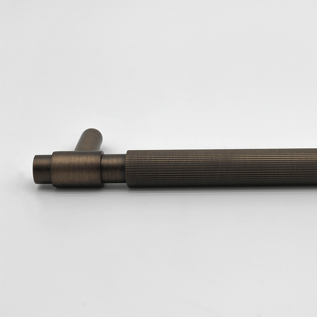 Linear Cabinet Handle in Aged Bronze | Zephra